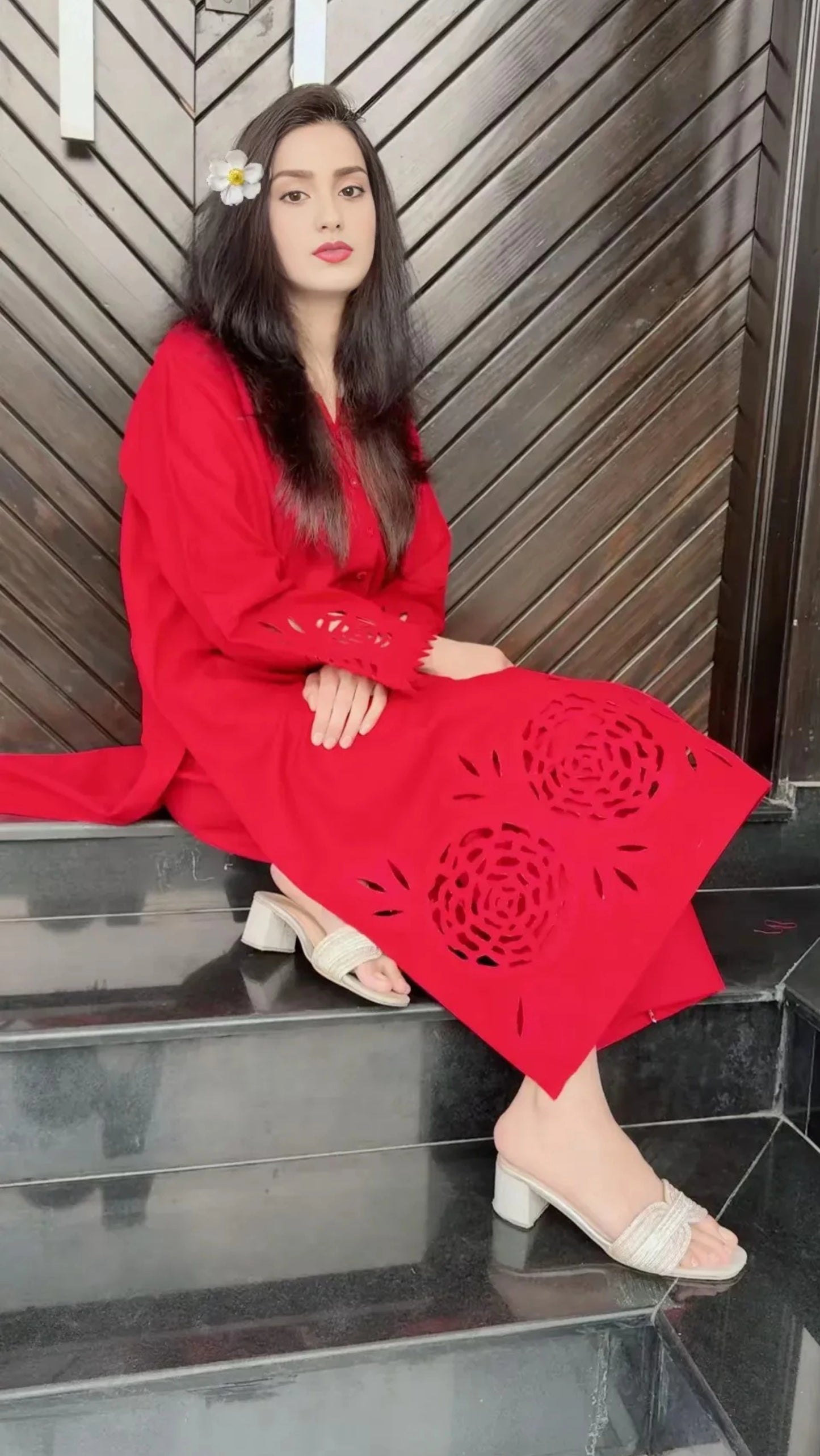 2-Piece Khaddar Suit with Button Neckline & Handmade Cutwork Daman