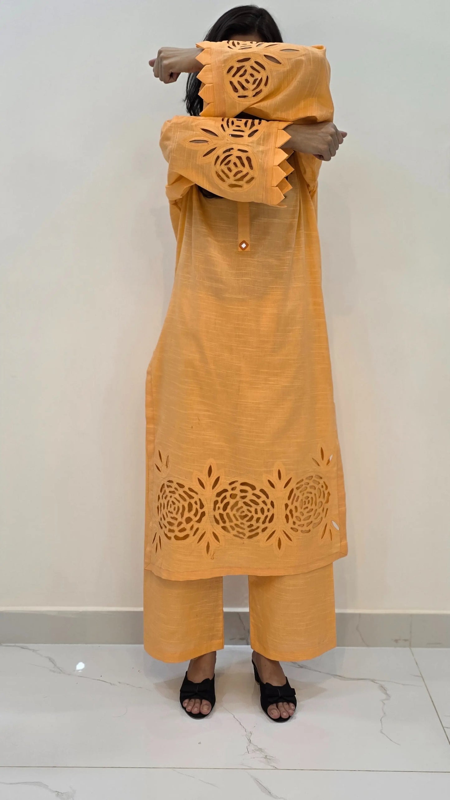 2-Piece Khaddar Suit with Button Neckline & Handmade Cutwork Daman