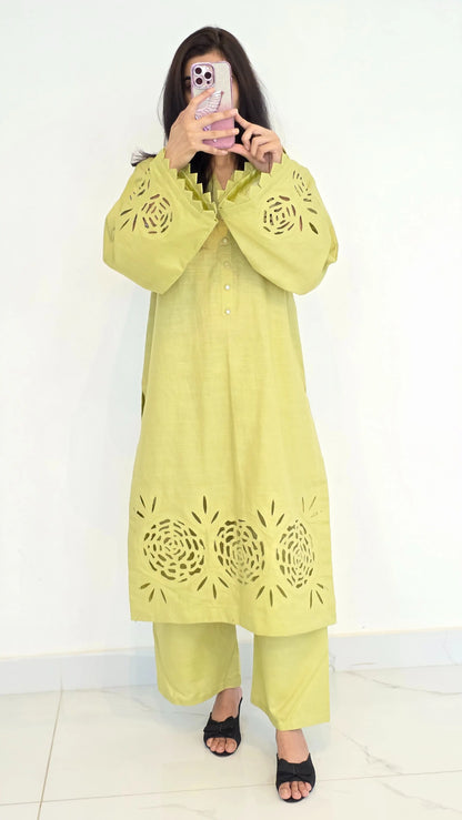 2-Piece Khaddar Suit with Button Neckline & Handmade Cutwork Daman