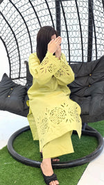 2-Piece Khaddar Suit with Button Neckline & Handmade Cutwork Daman